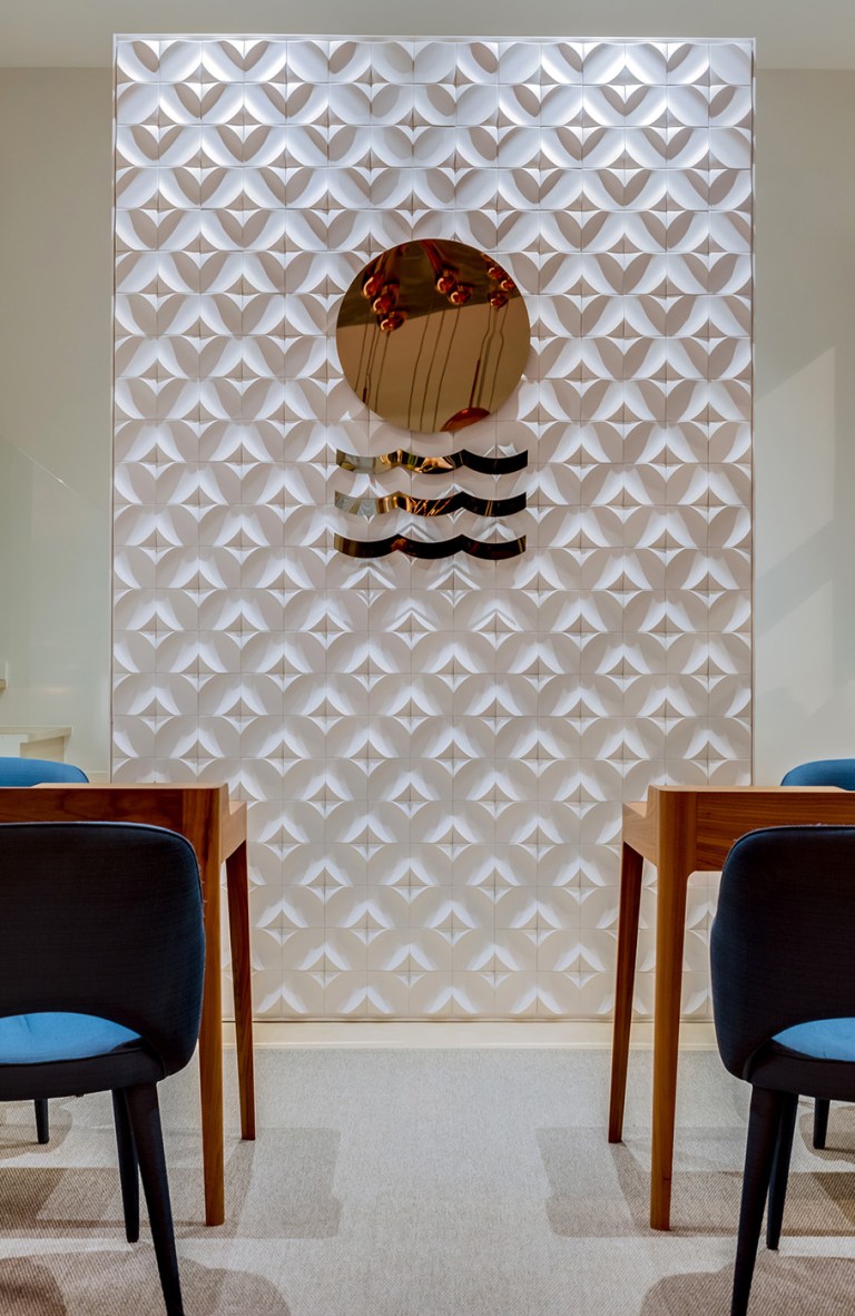 S&amp;M Lobby 02_low